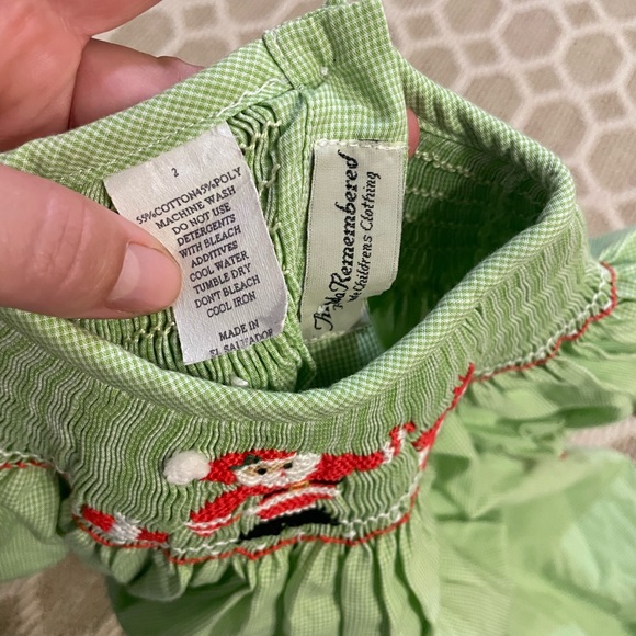 Amanda remembered Christmas Santa smock - Picture 4 of 4